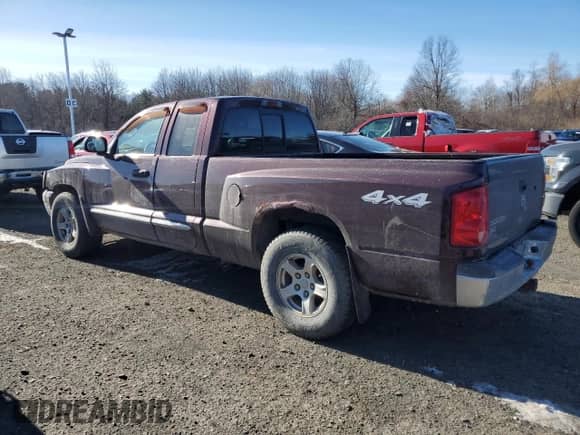 2005 Dodge Dakota с VIN 1D7HW52N95S136829, выставлен на аукционе Copart как лот 43948385 с пробегом 64 411 миль миль и Чистый • Clean title. История ставок и продаж доступна на DreamBid. Изображение 2.