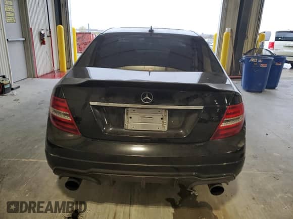 2014 Mercedes-Benz C 300 Sport with VIN WDDGF8AB1ER320996, listed as a Copart auction lot 90364515 with 125,557 mi miles and Clean title. Bid and sale history available at DreamBid. Image 6.