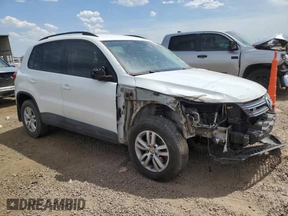 2017 Volkswagen Tiguan S z VIN WVGBV7AX6HK012373, wystawiony jako Copart lot #67868695 z przebiegiem 46 227 mil mil oraz Szkoda całkowita • Salvage title. Historia ofert i sprzedaży dostępna na DreamBid. Obrazek 4.