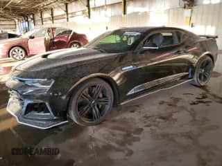 2018 Chevrolet Camaro ZL1 z VIN 1G1FK1R6XJ0157174, wystawiony jako Copart lot #68545005 z przebiegiem 38 339 mil mil oraz Szkoda całkowita • Salvage title. Historia ofert i sprzedaży dostępna na DreamBid. Obrazek 1.