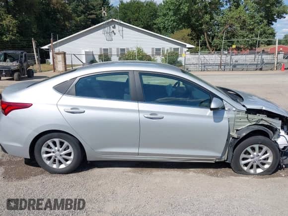 2021 Hyundai Accent SE с VIN 3KPC24A62ME145720, выставлен на аукционе IAAI как лот 43087286 с пробегом 24 710 миль миль и . История ставок и продаж доступна на DreamBid. Изображение 14.