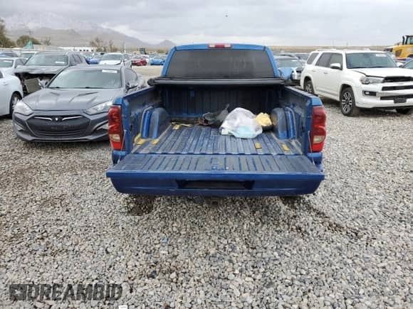 2003 Chevrolet Silverado SS с VIN 2GCEK19N131405989, выставлен на аукционе Copart как лот 78269464 с пробегом 293 794 миль миль и Списание • Salvage title. История ставок и продаж доступна на DreamBid. Изображение 6.