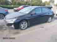 2020 Hyundai Elantra SEL z VIN KMHD84LFXLU926528, wystawiony jako IAAI lot #43230310 z przebiegiem 88 250 mil mil oraz . Historia ofert i sprzedaży dostępna na DreamBid. Obrazek 17.