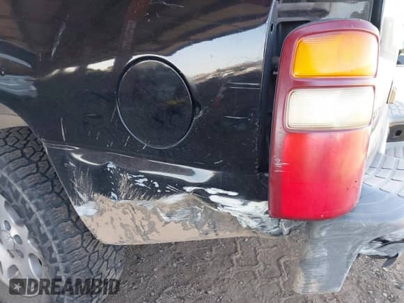 2002 Chevrolet Suburban Z71 с VIN 3GNFK16Z22G194004, выставлен на аукционе IAAI как лот 42548332 с пробегом Не указан миль и . История ставок и продаж доступна на DreamBid. Изображение 15.