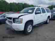 2007 Chevrolet Suburban LT with VIN 3GNFK16317G262909, listed as a IAAI auction lot 42129302 with 173,371 mi miles and . Bid and sale history available at DreamBid. Image 2.