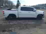2019 Toyota Tundra SR5 с VIN 5TFAY5F13KX841010, выставлен на аукционе IAAI как лот 41297569 с пробегом 53 169 миль миль и . История ставок и продаж доступна на DreamBid. Изображение 13.