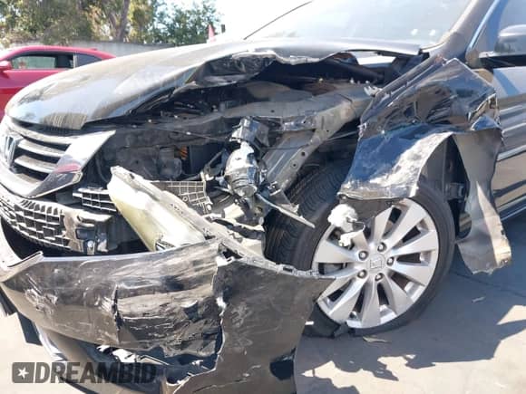 2015 Honda Accord EX-L z VIN 1HGCR3F82FA030607, wystawiony jako IAAI lot #43123901 z przebiegiem 136 785 mil mil oraz . Historia ofert i sprzedaży dostępna na DreamBid. Obrazek 6.