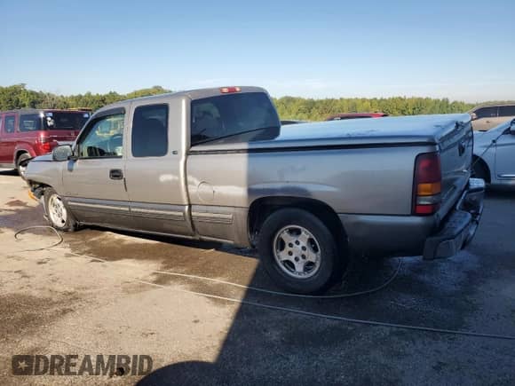 2000 Chevrolet Silverado 1500 LS z VIN 2GCEC19T9Y1249882, wystawiony jako Copart lot #84471475 z przebiegiem 213 077 mil mil oraz Szkoda całkowita • Salvage title. Historia ofert i sprzedaży dostępna na DreamBid. Obrazek 2.