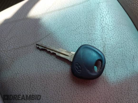 2006 Hyundai Sonata GLS z VIN 5NPEU46F56H050966, wystawiony jako IAAI lot #42591357 z przebiegiem 155 071 mil mil oraz . Historia ofert i sprzedaży dostępna na DreamBid. Obrazek 11.