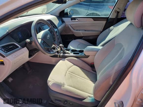 2015 Hyundai Sonata SE с VIN 5NPE24AF6FH184267, выставлен на аукционе Copart как лот 82315865 с пробегом 163 496 миль миль и Чистый • Clean title. История ставок и продаж доступна на DreamBid. Изображение 7.