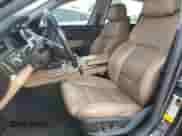 2010 BMW 7 Series 750i xDrive z VIN WBAKC6C51ACL67738, wystawiony jako Copart lot #57118295 z przebiegiem 124 911 mil mil oraz Szkoda całkowita • Salvage title. Historia ofert i sprzedaży dostępna na DreamBid. Obrazek 7.