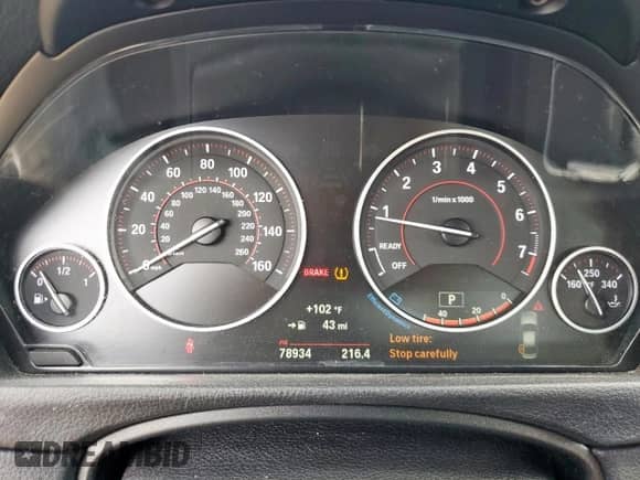 2017 BMW 3 Series 330i xDrive z VIN WBA8D9C52HA003715, wystawiony jako Copart lot #68401465 z przebiegiem 78 934 mil mil oraz Szkoda całkowita • Salvage title. Historia ofert i sprzedaży dostępna na DreamBid. Obrazek 9.