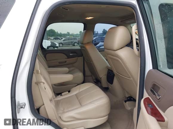 2010 Chevrolet Tahoe LT with VIN 1GNUKBE03AR228515, listed as a IAAI auction lot 42685948 with 183,026 mi miles and . Bid and sale history available at DreamBid. Image 8.