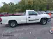 2004 Chevrolet Silverado 1500 LS z VIN 1GCEC14T04Z207142, wystawiony jako IAAI lot #43287067 z przebiegiem 177 529 mil mil oraz . Historia ofert i sprzedaży dostępna na DreamBid. Obrazek 13.
