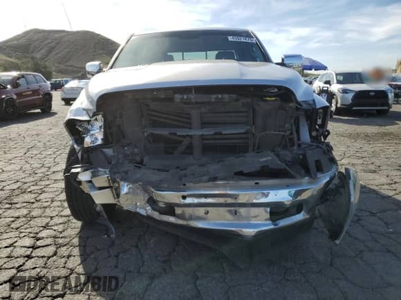 2018 Ram 1500 Big Horn z VIN 1C6RR6LG1JS207941, wystawiony jako Copart lot #45921875 z przebiegiem 110 988 mil mil oraz Szkoda całkowita • Salvage title. Historia ofert i sprzedaży dostępna na DreamBid. Obrazek 5.