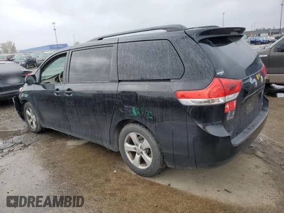 2012 Toyota Sienna LE с VIN 5TDKK3DC9CS206279, выставлен на аукционе Copart как лот 87276995 с пробегом 221 925 миль миль и Списание • Salvage title. История ставок и продаж доступна на DreamBid. Изображение 2.
