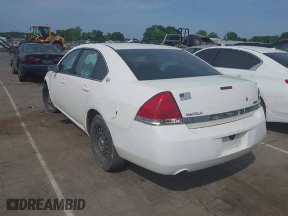 2008 Chevrolet Impala Police Police z VIN 2G1WS553881328425, wystawiony jako IAAI lot #42304562 z przebiegiem 177 773 mil mil oraz . Historia ofert i sprzedaży dostępna na DreamBid. Obrazek 3.