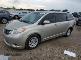 2015 Toyota Sienna XLE with VIN 5TDYK3DC2FS687328, listed as a Copart auction lot 81078635 with 63,948 mi miles and Salvage title. Bid and sale history available at DreamBid. Image 1.