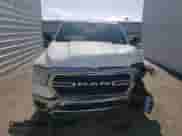 2023 Ram 1500 Big Horn z VIN 1C6RREFGXPN619563, wystawiony jako Copart lot #59500964 z przebiegiem 10 050 mil mil oraz Szkoda całkowita • Salvage title. Historia ofert i sprzedaży dostępna na DreamBid. Obrazek 5.