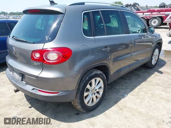 2009 Volkswagen Tiguan S с VIN WVGAV75N39W003418, выставлен на аукционе IAAI как лот 42228870 с пробегом 173 548 миль миль и . История ставок и продаж доступна на DreamBid. Изображение 4.