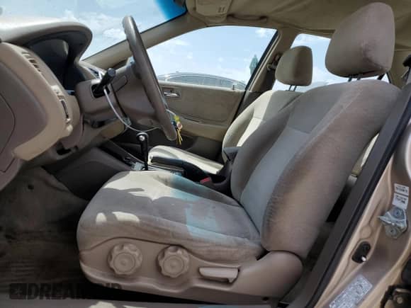 2001 Honda Accord LX с VIN 3HGCG66501G710058, выставлен на аукционе Copart как лот 52998155 с пробегом 181 328 миль миль и Списание • Salvage title. История ставок и продаж доступна на DreamBid. Изображение 7.