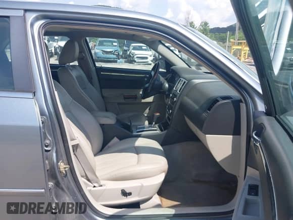 2006 Chrysler 300 C with VIN 2C3KK63H56H426461, listed as a IAAI auction lot 42602537 with 135,078 mi miles and . Bid and sale history available at DreamBid. Image 5.