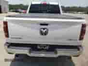 2019 Ram 1500 Laramie z VIN 1C6SRFDT0KN843232, wystawiony jako Copart lot #61789955 z przebiegiem 98 301 mil mil oraz Szkoda całkowita • Salvage title. Historia ofert i sprzedaży dostępna na DreamBid. Obrazek 6.