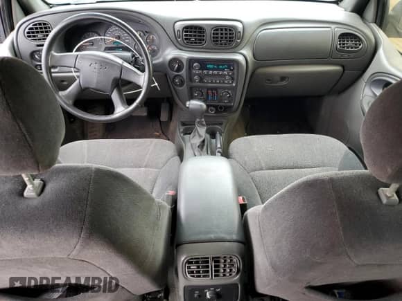 2002 Chevrolet TrailBlazer LS with VIN 1GNDT13S022242068, listed as a Copart auction lot 47485035 with 217,407 mi miles and Salvage title. Bid and sale history available at DreamBid. Image 8.