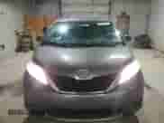 2011 Toyota Sienna LE с VIN 5TDJK3DC6BS020029, выставлен на аукционе Copart как лот 87219125 с пробегом 200 247 миль миль и Списание • Salvage title. История ставок и продаж доступна на DreamBid. Изображение 5.