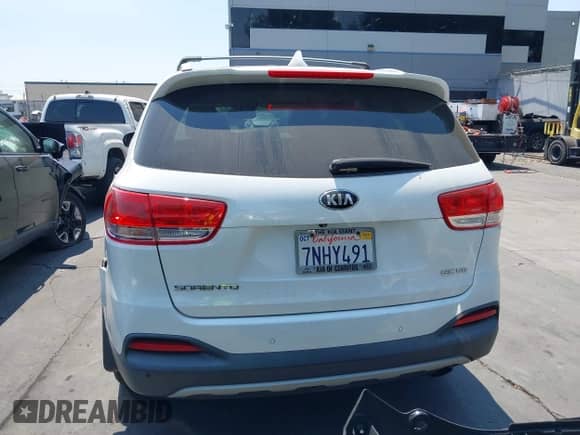 2016 Kia Sorento EX with VIN 5XYPH4A56GG106899, listed as a IAAI auction lot 42909390 with 119,326 mi miles and . Bid and sale history available at DreamBid. Image 16.