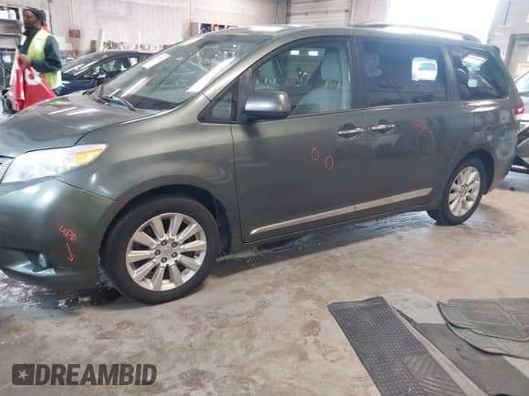 2013 Toyota Sienna XLE с VIN 5TDDK3DC9DS061903, выставлен на аукционе IAAI как лот 42067873 с пробегом 166 341 миль миль и . История ставок и продаж доступна на DreamBid. Изображение 2.