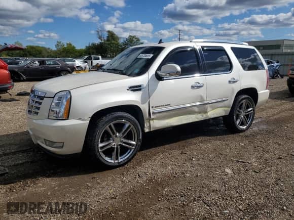 2008 Cadillac Escalade с VIN 1GYFK638X8R162583, выставлен на аукционе Copart как лот 85720685 с пробегом 128 583 миль миль и Списание • Salvage title. История ставок и продаж доступна на DreamBid. Изображение 1.