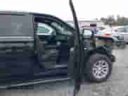 2023 Chevrolet Suburban LT z VIN 1GNSKCKD8PR215417, wystawiony jako IAAI lot #43117847 z przebiegiem 63 479 mil mil oraz . Historia ofert i sprzedaży dostępna na DreamBid. Obrazek 5.