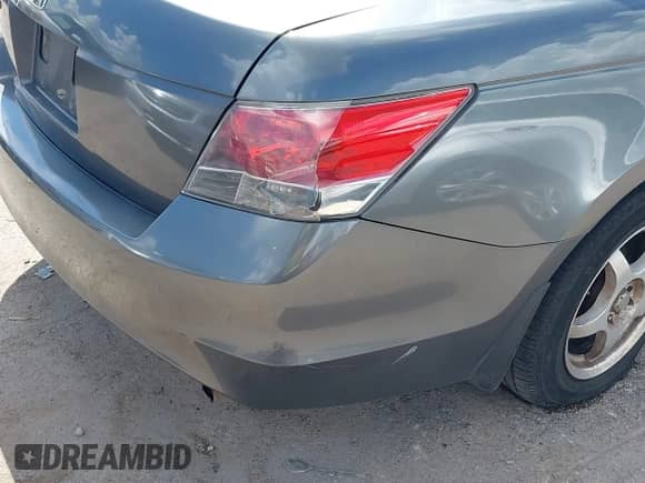 2010 Honda Accord LX z VIN 1HGCP2F32AA174607, wystawiony jako IAAI lot #43354547 z przebiegiem 264 503 mil mil oraz . Historia ofert i sprzedaży dostępna na DreamBid. Obrazek 13.