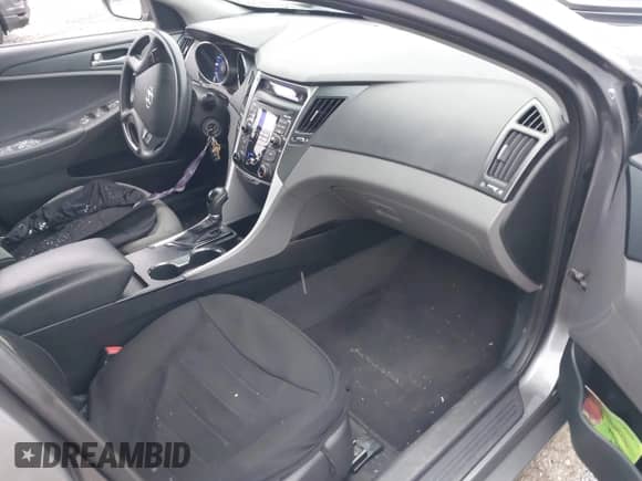 2011 Hyundai Sonata GLS z VIN 5NPEB4AC0BH231986, wystawiony jako IAAI lot #41310925 z przebiegiem 187 017 mil mil oraz . Historia ofert i sprzedaży dostępna na DreamBid. Obrazek 5.