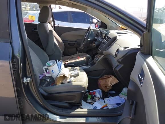 2013 Chevrolet Sonic LS с VIN 1G1JA5SG5D4148967, выставлен на аукционе IAAI как лот 43342596 с пробегом 132 076 миль миль и . История ставок и продаж доступна на DreamBid. Изображение 5.