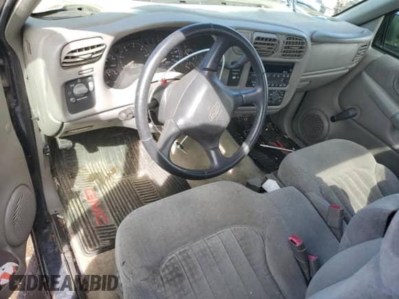 2002 Chevrolet S-10 LS with VIN 1GCCS14W728192517, listed as a Copart auction lot 48895535 with 94,854 mi miles and Salvage title. Bid and sale history available at DreamBid. Image 8.