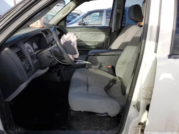 2009 Dodge Dakota with VIN 1D3HW38P39S783540, listed as a Copart auction lot 46859495 with 109,355 mi miles and Clean title. Bid and sale history available at DreamBid. Image 7.