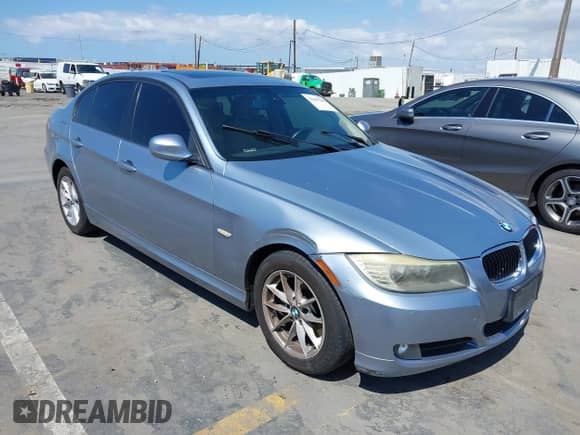 2010 BMW 3 Series 328i с VIN WBAPH5C53AA439424, выставлен на аукционе IAAI как лот 43101280 с пробегом 161 697 миль миль и . История ставок и продаж доступна на DreamBid. Изображение 1.