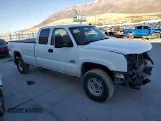 2006 Chevrolet Silverado 3500 SRW LT3 с VIN 1GCHK39DX6E233268, выставлен на аукционе Copart как лот 79136634 с пробегом 281 339 миль миль и Списание • Salvage title. История ставок и продаж доступна на DreamBid. Изображение 4.