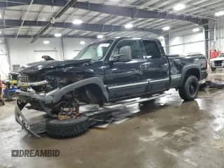 2000 Chevrolet Silverado 2500 LT с VIN 1GCGK29U5YE141509, выставлен на аукционе Copart как лот 52498205 с пробегом 217 794 миль миль и Списание • Salvage title. История ставок и продаж доступна на DreamBid. Изображение 1.