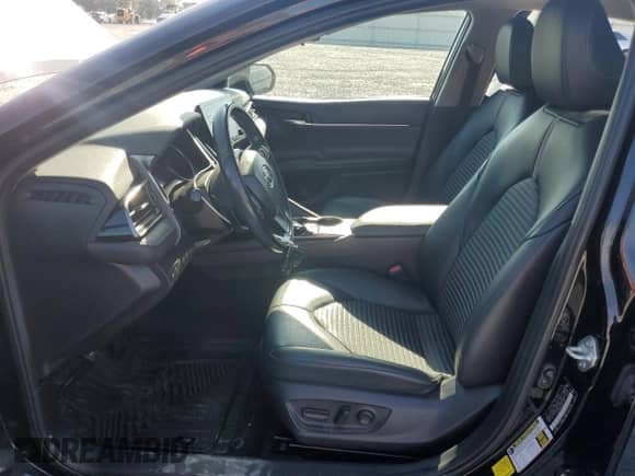 2021 Toyota Camry SE Nightshade z VIN 4T1G11AK8MU591870, wystawiony jako Copart lot #71969245 z przebiegiem 105 910 mil mil oraz Szkoda całkowita • Salvage title. Historia ofert i sprzedaży dostępna na DreamBid. Obrazek 7.