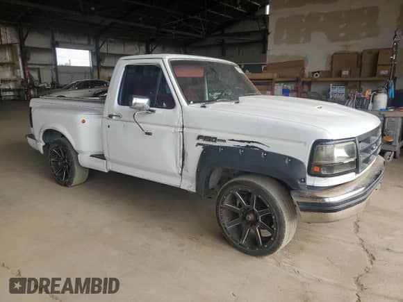 1995 Ford F-150 с VIN 1FTCF15YXSNB31068, выставлен на аукционе Copart как лот 65791155 с пробегом Не указан миль и Чистый • Clean title. История ставок и продаж доступна на DreamBid. Изображение 4.