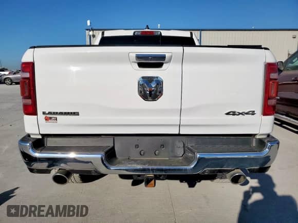 2022 Ram 1500 Laramie z VIN 1C6SRFJT3NN141138, wystawiony jako Copart lot #86326955 z przebiegiem 84 335 mil mil oraz Szkoda całkowita • Salvage title. Historia ofert i sprzedaży dostępna na DreamBid. Obrazek 6.