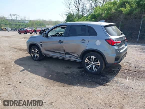2021 Mitsubishi Outlander ES z VIN JA4APUAU1MU001501, wystawiony jako IAAI lot #42073396 z przebiegiem 55 253 mil mil oraz . Historia ofert i sprzedaży dostępna na DreamBid. Obrazek 3.