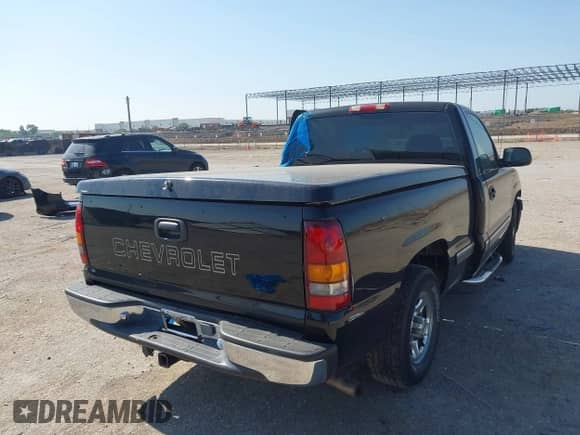 2000 Chevrolet Silverado 1500 LS with VIN 1GCEC14WXYZ169662, listed as a IAAI auction lot 42315414 with 165,687 mi miles and . Bid and sale history available at DreamBid. Image 4.