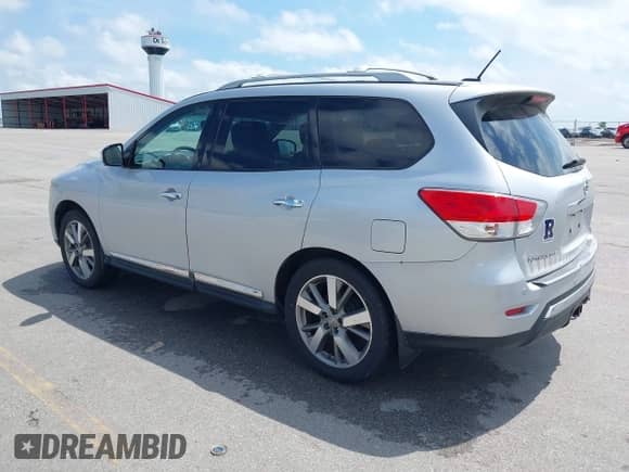 2013 Nissan Pathfinder SL with VIN 5N1AR2MM6DC644881, listed as a IAAI auction lot 42925206 with 132,240 mi miles and . Bid and sale history available at DreamBid. Image 3.