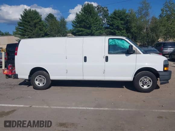 2020 Chevrolet Express Cargo with VIN 1GCWGBFP3L1148549, listed as a IAAI auction lot 43095483 with 135,450 mi miles and . Bid and sale history available at DreamBid. Image 13.