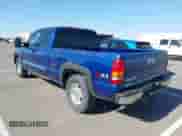 2003 GMC Sierra 1500 SLT z VIN 1GTEK19T93E376805, wystawiony jako IAAI lot #42238370 z przebiegiem 245 948 mil mil oraz . Historia ofert i sprzedaży dostępna na DreamBid. Obrazek 3.