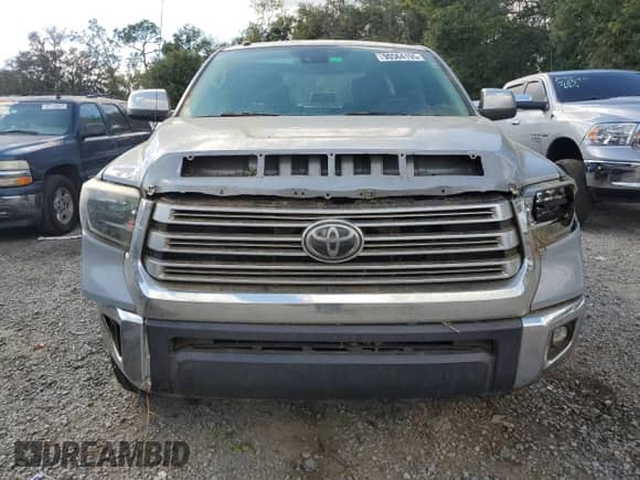 2019 Toyota Tundra Limited с VIN 5TFFY5F12KX250480, выставлен на аукционе Copart как лот 90564195 с пробегом 143 339 миль миль и На запчасти • Non repairable. История ставок и продаж доступна на DreamBid. Изображение 5.